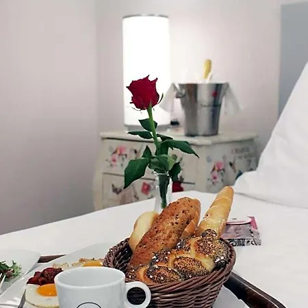 Stadthotel Restaurant Auerhahn ホテル 3*