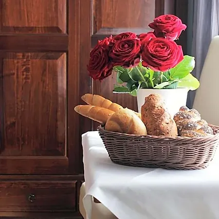 Stadthotel Restaurant Auerhahn ホテル 3*