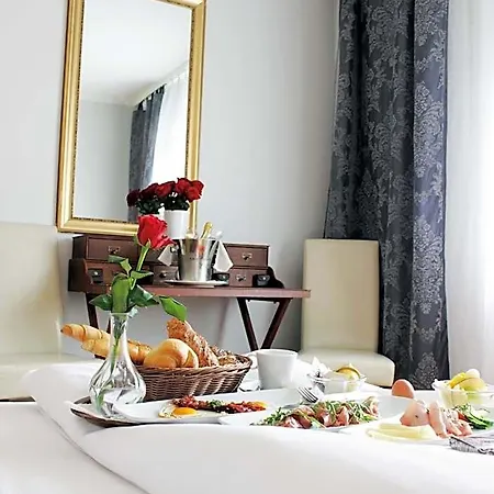 Stadthotel Restaurant Auerhahn Otel 3*