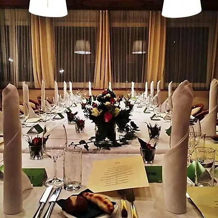 ホテル Stadthotel Restaurant Auerhahn Vöcklabruck