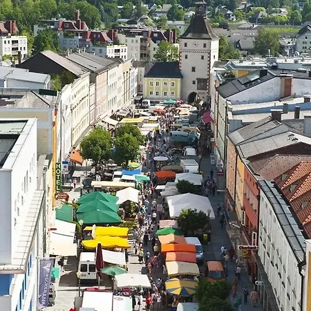 Stadthotel Restaurant Auerhahn ホテル Vöcklabruck