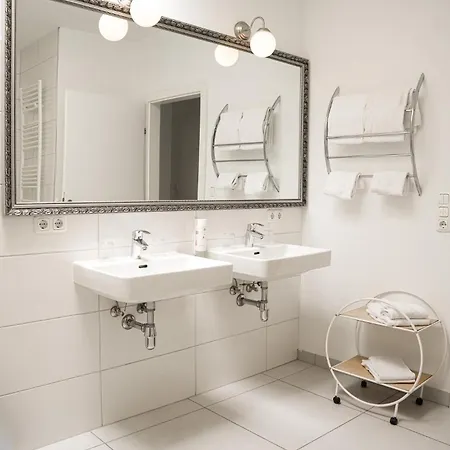 Stadthotel Restaurant Auerhahn 3*