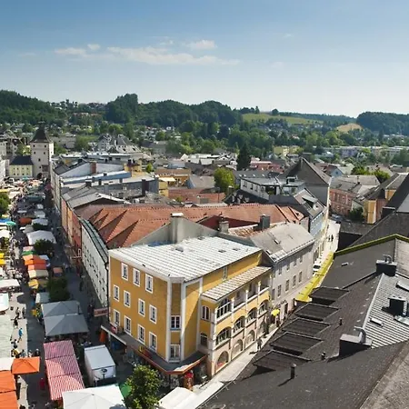 ホテル Stadthotel Restaurant Auerhahn Vöcklabruck