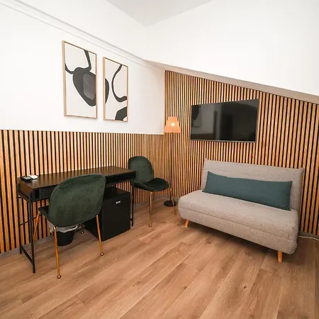 Stadthotel Restaurant Auerhahn 3*