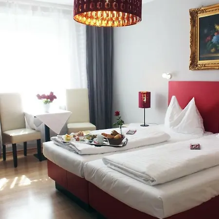 Stadthotel Restaurant Auerhahn 3*
