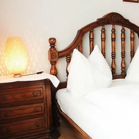 Stadthotel Restaurant Auerhahn Otel Vöcklabruck