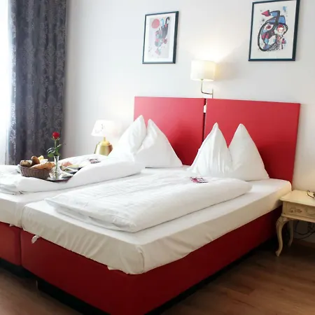 Stadthotel Restaurant Auerhahn 3*