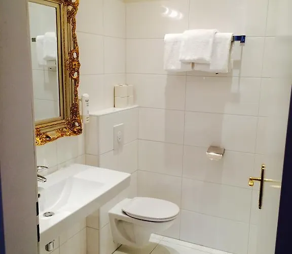 Stadthotel Restaurant Auerhahn Отель