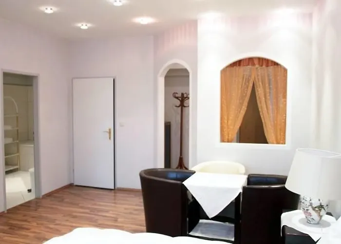 Отель Stadthotel Restaurant Auerhahn Фёклабрукк