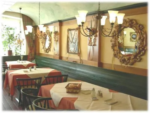 Stadthotel Restaurant Auerhahn Otel Vöcklabruck