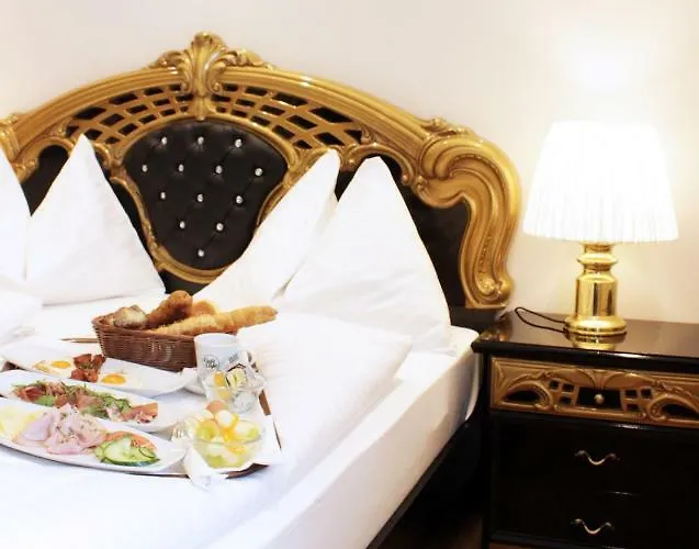 Stadthotel Restaurant Auerhahn Otel 3*