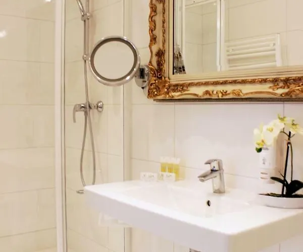 Otel Stadthotel Restaurant Auerhahn 3*