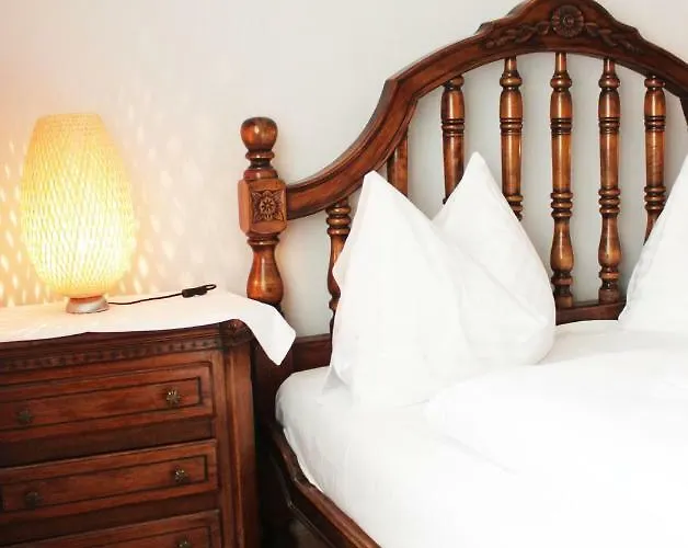 Stadthotel Restaurant Auerhahn Otel Vöcklabruck